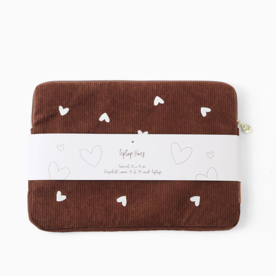 Laptophoes | Chocolate Brown – Ribstof met Geborduurde Hartjes (13 & 14 inch)