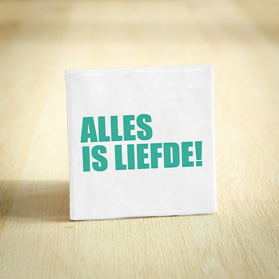 Fliese alles ist Liebe weiß